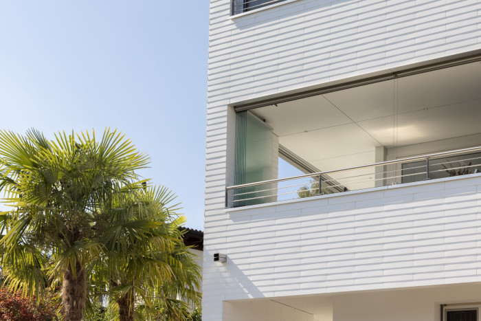 Lakeview Heights v Richterswilu ve Švýcarsku s fasádou Swisspearl Planea Snowflake 930