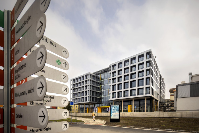 Pardubický kraj má nový pavilon urgentního příjmu. V orientaci zde pomáhají barvy.