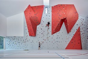 Sportovní hala v Novém Hrozenkově od studia Consequence Forma