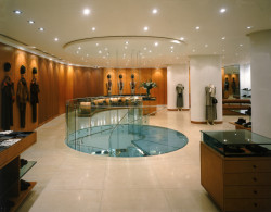 Interiér obchodního domu Joan & David (2015) od Evy Jiřičné/AI Design