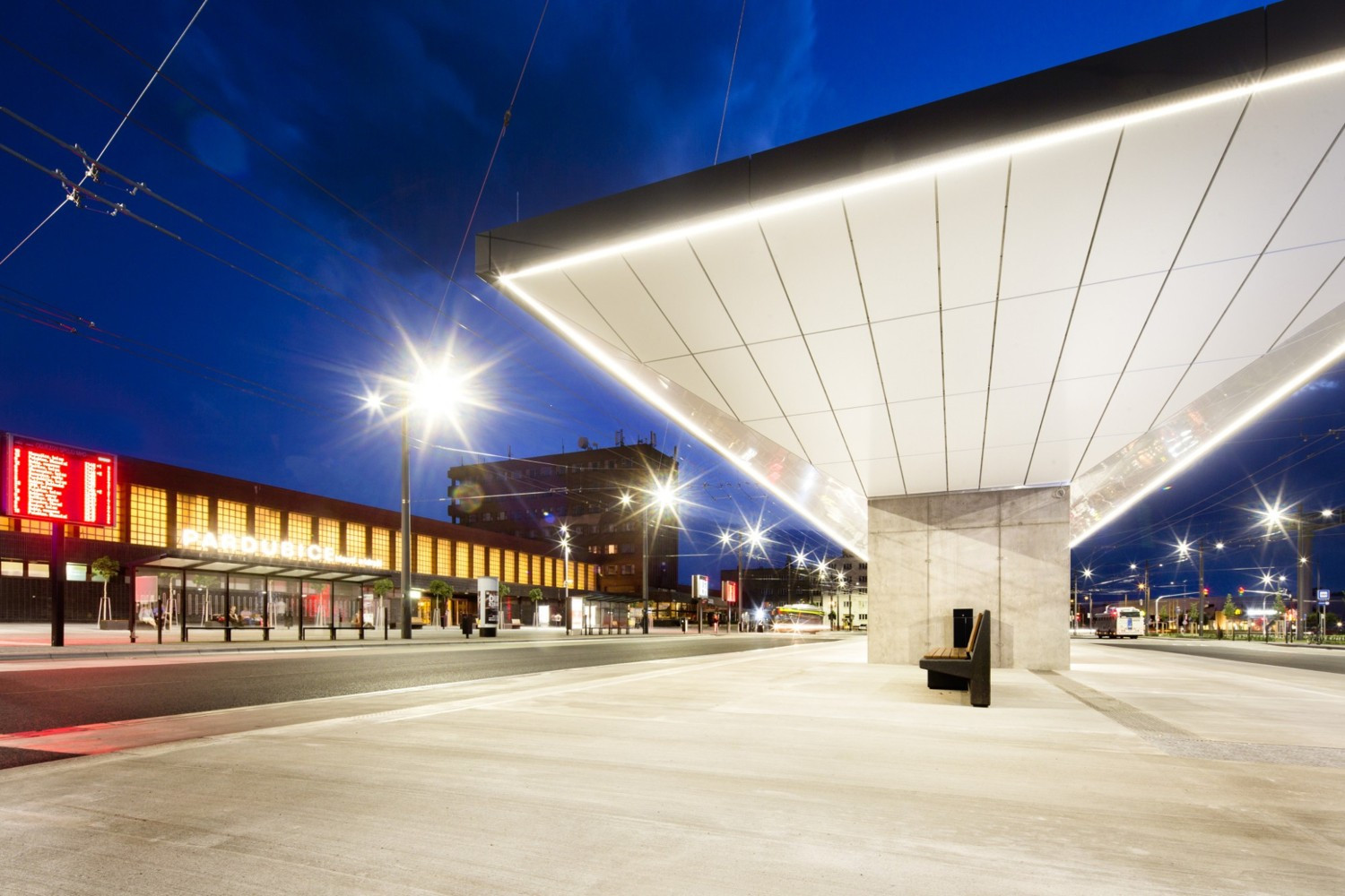 Multimodální uzel veřejné dopravy v Pardubicích, Med Pavlík architekti s.r.o.