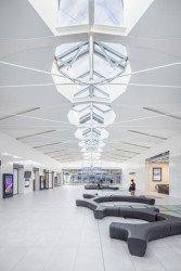 Plzeňské hlavní nádraží po rekonstrukci (na obrázku keramické obklady RAKO série Extra)