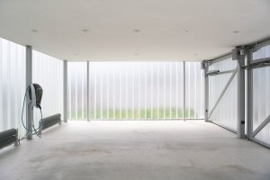 Garáž umístěná na střeše (Vila za Prahou, Nacházel architekti)
