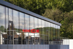 Modulární jídelna v areálu KOMA ve Vizovicích - foto