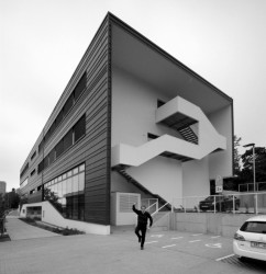 Pavilon IMPAKT MFF UK, majo architekti / Jan Jaroš, Štěpán Jablonský