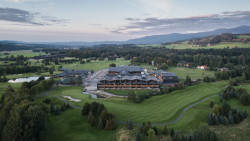 Tee House Beskydy, CMC architects/ Vít Máslo, David R. Chisholm