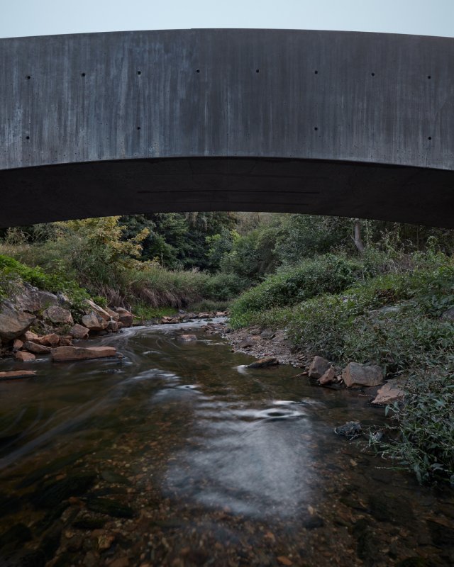 Lávka přes Dřetovický potok, Aoc architekti + Kloknerův ústav ČVUT v Praze (Ondřej Císler a Petr Tej)