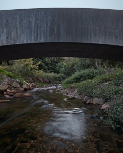 Lávka přes Dřetovický potok, Aoc architekti + Kloknerův ústav ČVUT v Praze (Ondřej Císler a Petr Tej)
