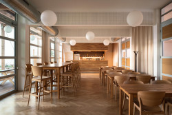 SOKEC v Hrušovanech u Brna, caraa.cz/Atelier KAVA: Pohled do restaurace