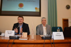 Kevin Flanagan na přednášce o dřevěných výškových budovách na MZe