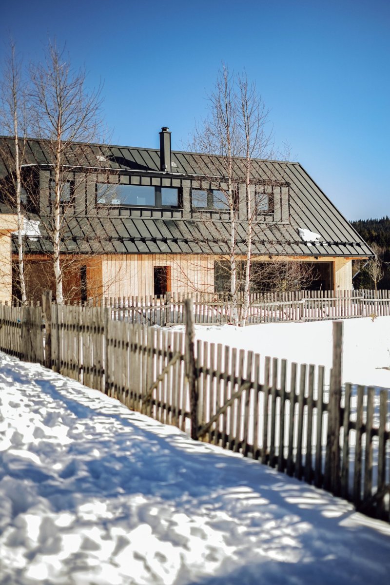 Harazim Karel Architektura - RD Borová Lada: Jednoznačnou předností domu je krásné přírodní okolí