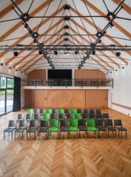 Kulturní dům v Olšanech na Brněnsku od studia Laplan