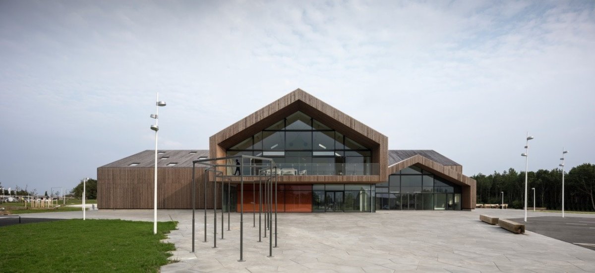 Rozšíření mezinárodní školy Ikast-Brande na komunitní a sportovní centrum od C.F. Møller Architects