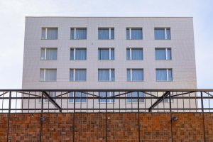 Projekt je vyznačován čistými liniemi (Rezidenční bydlení vzniklo z holešovického brownfieldu; A69 architekti)