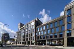 Budova Metalica na Nové Waltrovce je první budovou u nás, na níž byl použit moderní fasádní systém Bricknology.