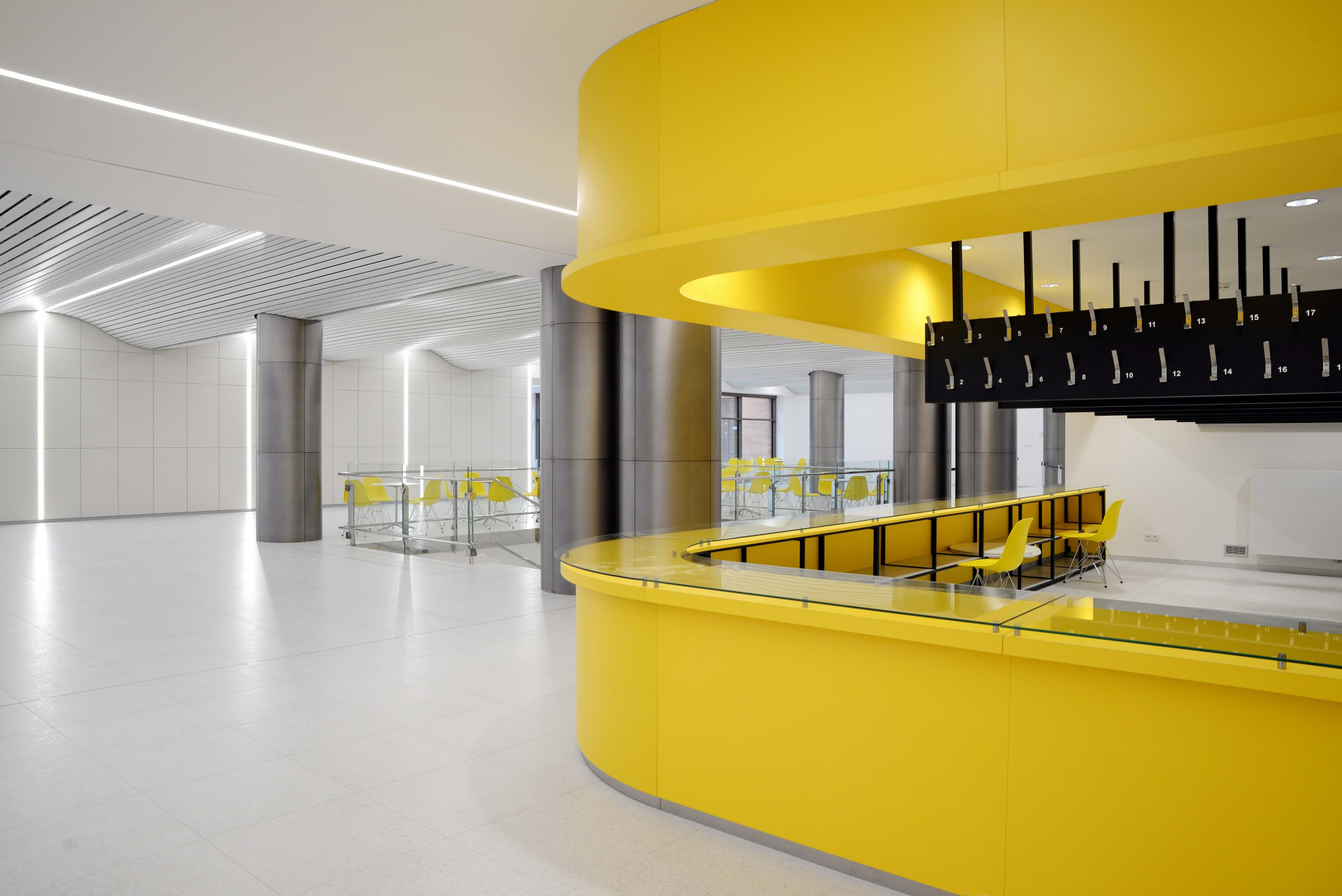 Čerstvě zrekonstruovaná UTB aula ve Zlíně od Evy Jiřičné (Al - Design)