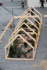 Největší objekt se nazývá Stodola. (Consequence forma architects, dětská vesnička v Brně)