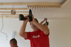 Montáž akustických panelů je jednoduchá