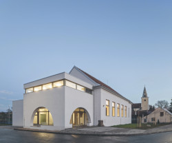 Sokolovna opravená levně a kvalitně, Nové Knínice, studio NEW WORK