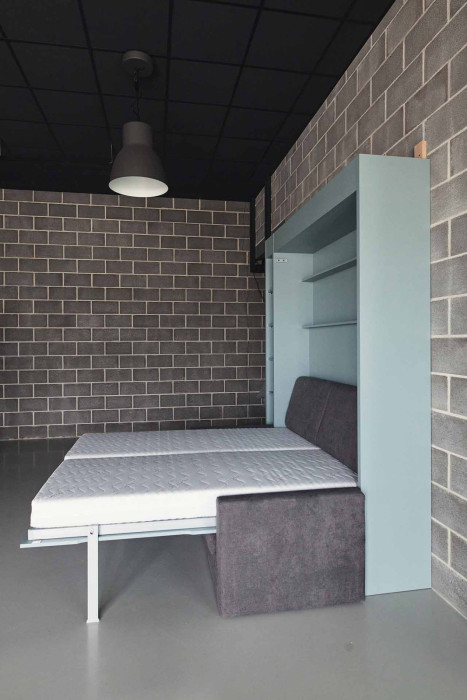 Lze ladit materiálové a barevné provedení s dalšími prvky interiéru.