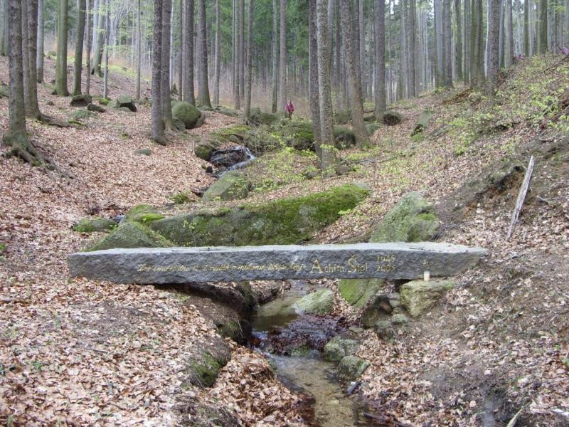 Pomník / RH faktor 