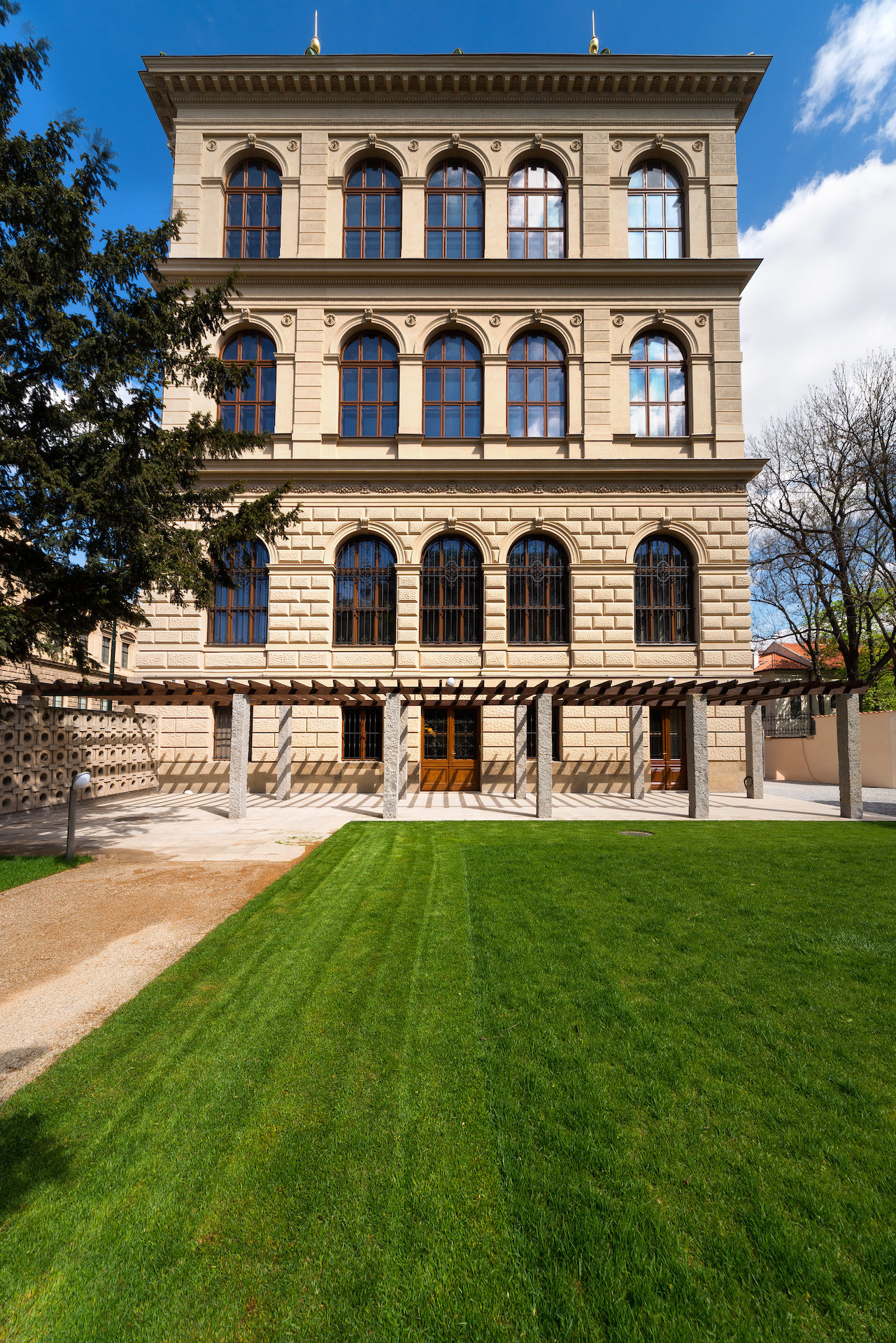 Největší přehlídku designu a módy ve střední Evropě bude hostit pražský Veletržní palác a Uměleckoprůmyslové muzeum