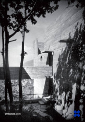 V návrhu rodinného domu Casa Rotalinti se projevuje inspirace evropským modernismem a zejména Le Corbusierem, kterého Galfetti obdivoval.