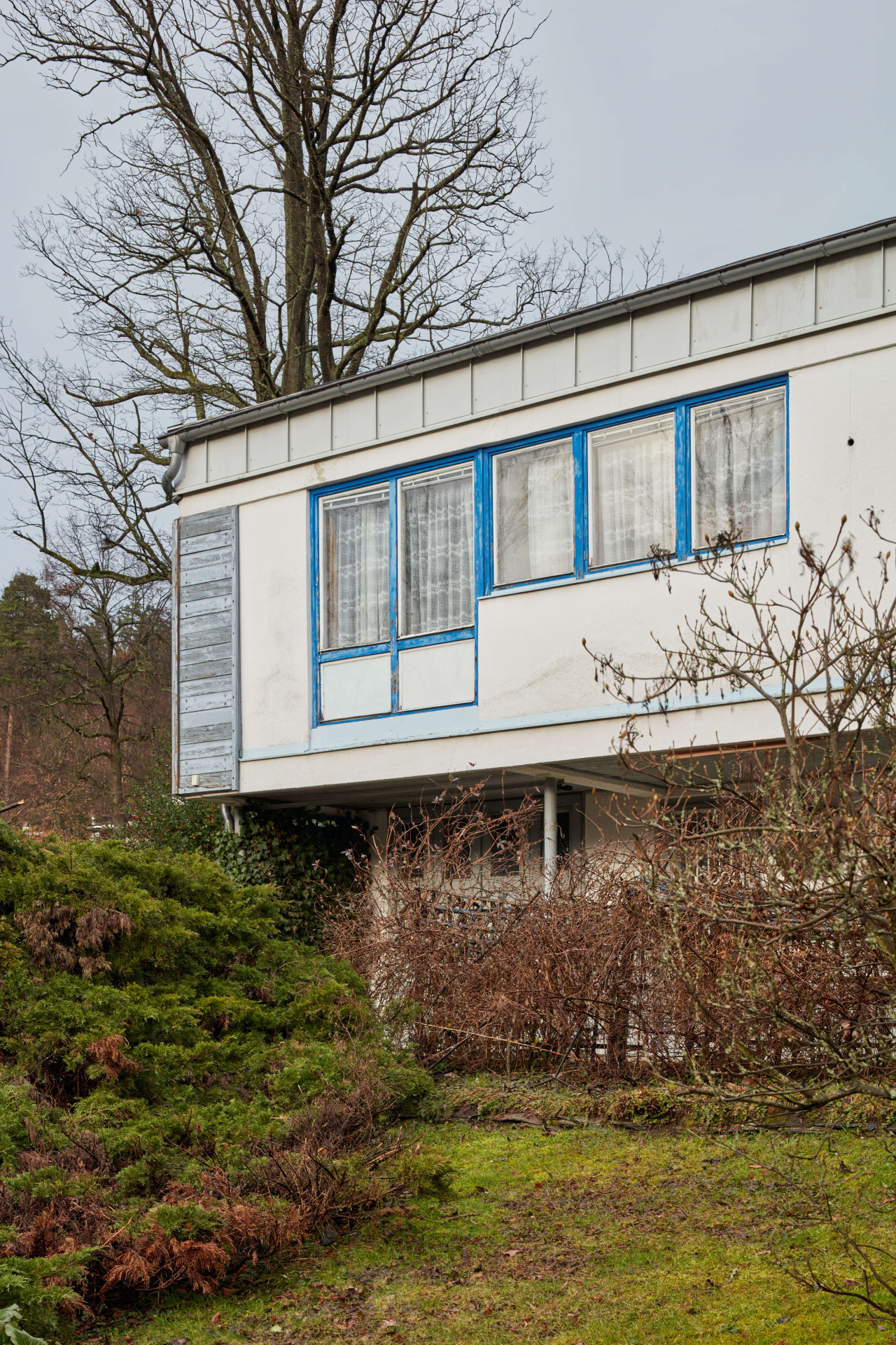 Původně byla na domě lépe čitelná konstrukce domu, v průběhu let ho ale Karel Hubáček upravoval.