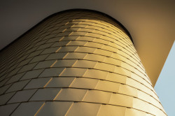 Pavilon hudební školy v rakouském Buchkirchenu s hliníkovou fasádou