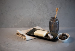 Technistone přichází s pěti novými designy tvrzeného kamene v kolekci La Natura - na obrázku design Badal Grey 