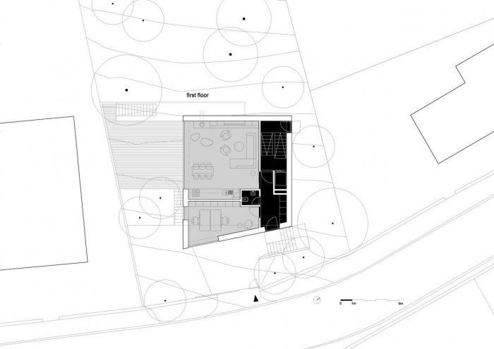 plusminusarchitects, Rodinný dom Dlhé Diely, Bratislava, půdorys 1. NP – foto
