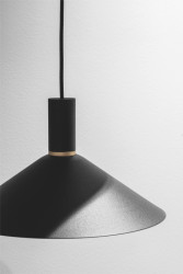 Černá varianta svítidla Cuppa od Delta Light