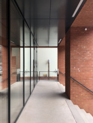 Nová radnice Prahy 7 podle návrhu Atelieru bod architekti