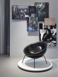 V Konsepti probíhá výstava věnovaná modernistické architektce Lině Bo Bardi. Zaměřuje se především na její nábytek, k vidění je reedice jejích ikonických Bowl Chair