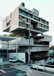 KUVAJTSKÁ AMBASÁDA, Tange Kenzō, Tokio, 1970 Photo