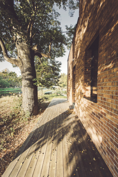 Rodinný dům na ostrově v Praze od edit! architects