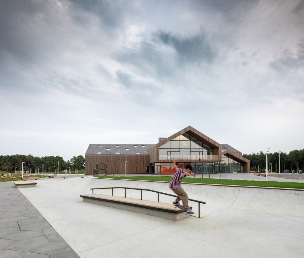 Rozšíření mezinárodní školy Ikast-Brande na komunitní a sportovní centrum od C.F. Møller Architects