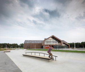 Rozšíření mezinárodní školy Ikast-Brande na komunitní a sportovní centrum od C.F. Møller Architects