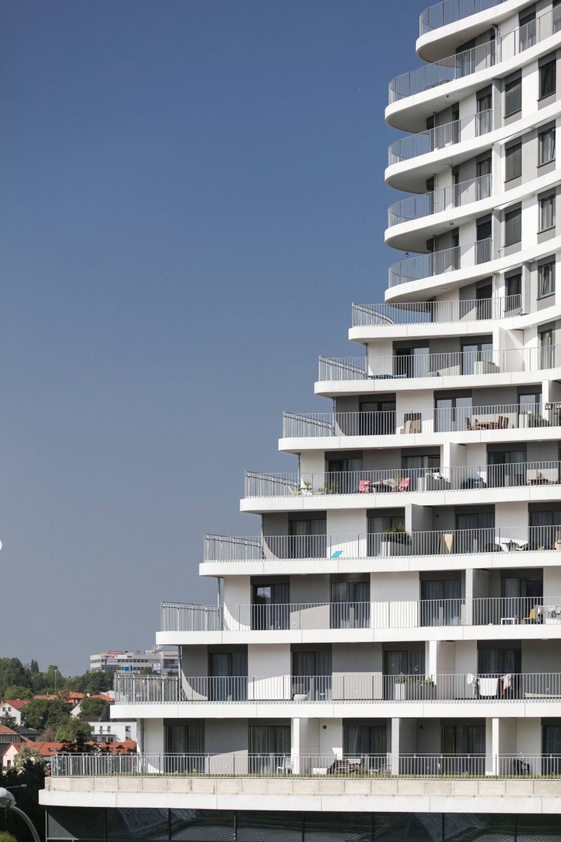 Nájemní bytový dům Luka Living v Praze Stodůlkách od CAMA Architekti