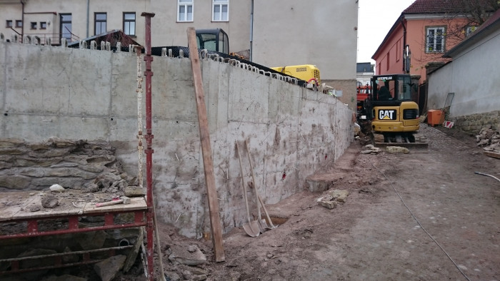 Altán městské knihovny ve Vamberku, výstavba.