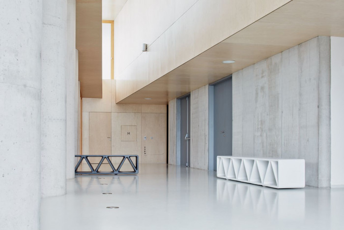 mmcité, CONSTRUQTA, lavička / Fránek Architects, Modlitebna Církve bratrské, Litomyšl – foto