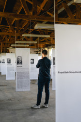 Expozice v Rudé věži smrti, studio COSMO: tváře, jména, příběhy