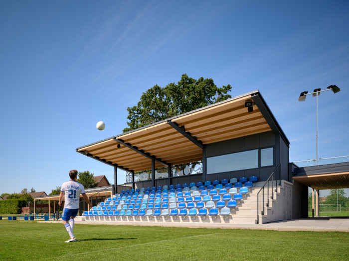 Sportovní areál SK Planá od PROAM ARCHITEKTI