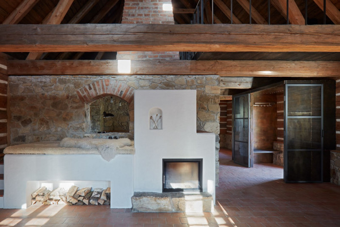 Lenka Míková, rekonstrukce usedlosti v Jižních Čechách