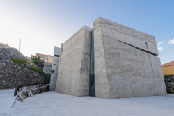 Menis Arquitectos postavili kostel svatého Spasitele ve městě La Laguna na Tenerife