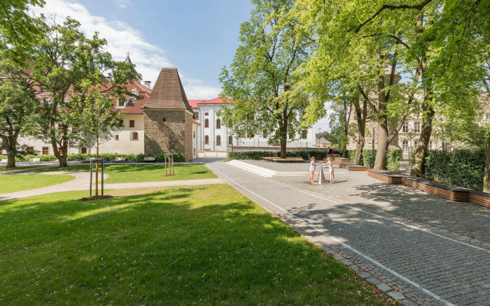 Revitalizace Vrchlického sadů v Klatovech, CHVOJKA / architekt,