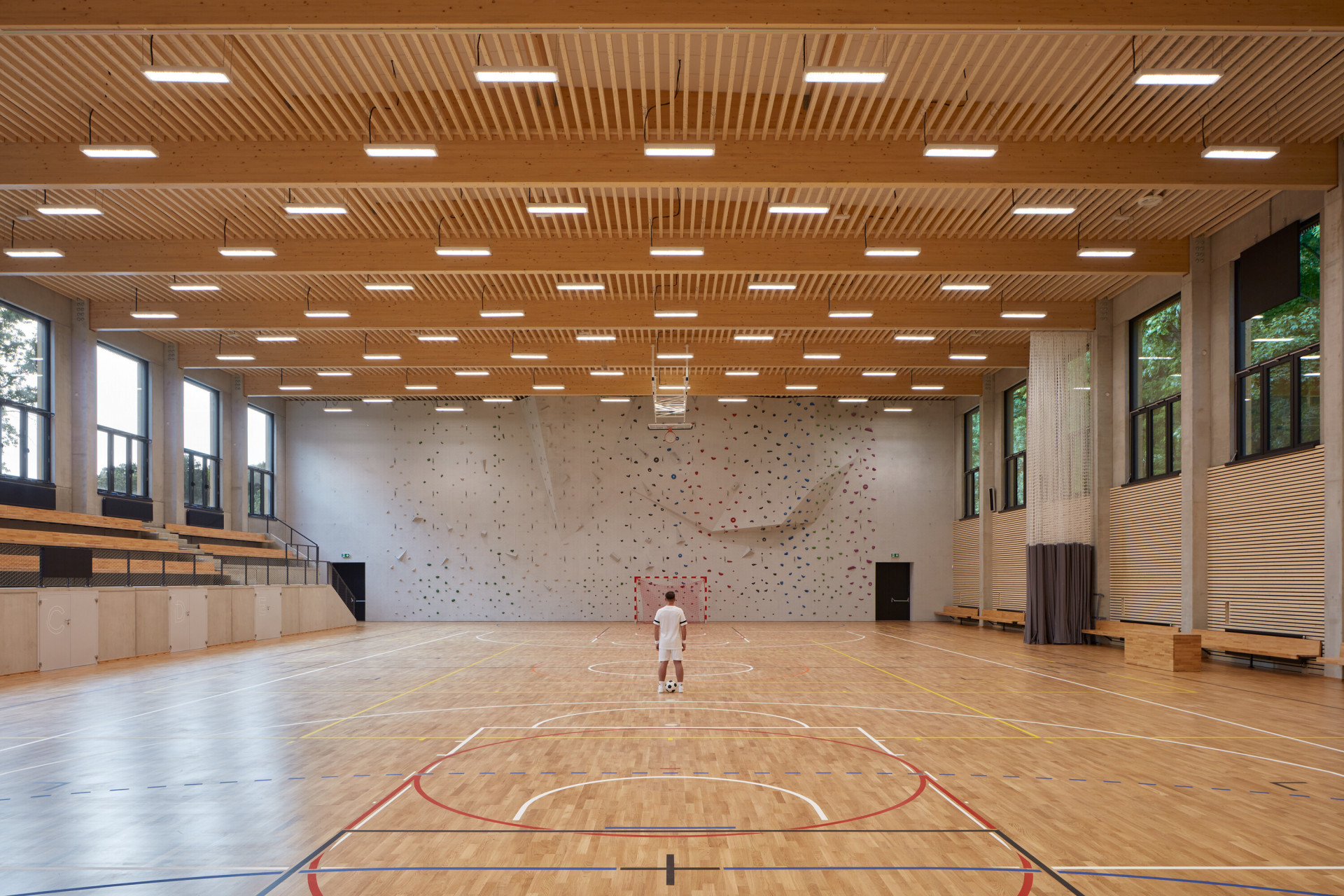 Tréninková sportovní hala v Borkách, ov-a © BoysPlayNice