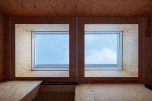 Chatu v Posázaví navrhl architekt Martin Hajný.