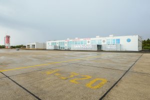 Česká společnost KOMA MODULAR uplatňuje modularitu na stavbách různých typologií. Díky inovacím jsou považováni za špičku mezi architekty i stavaři
