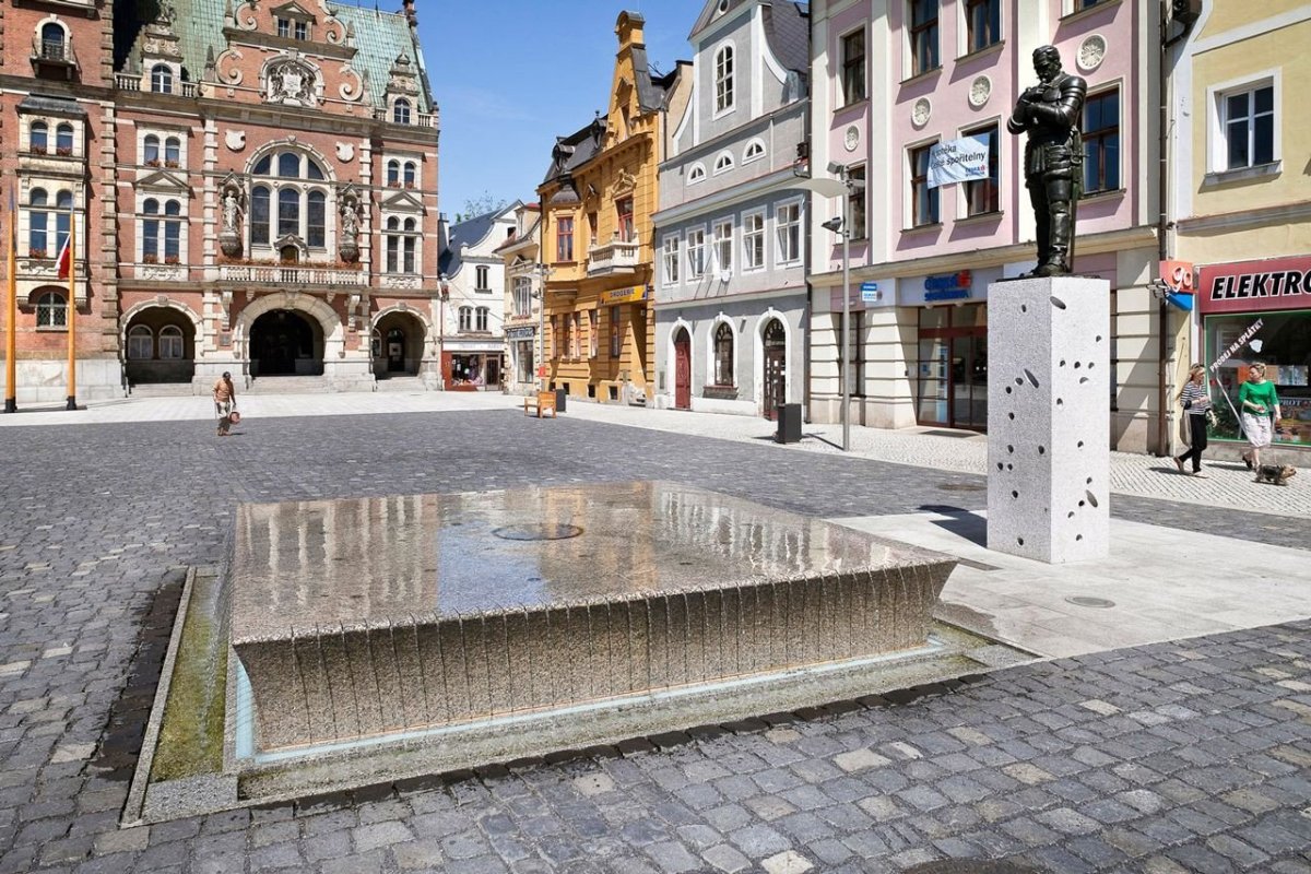 Vladimír Balda architekt & atakarchitekti, Rekonstrukce náměstí ve Frýdlantu – foto